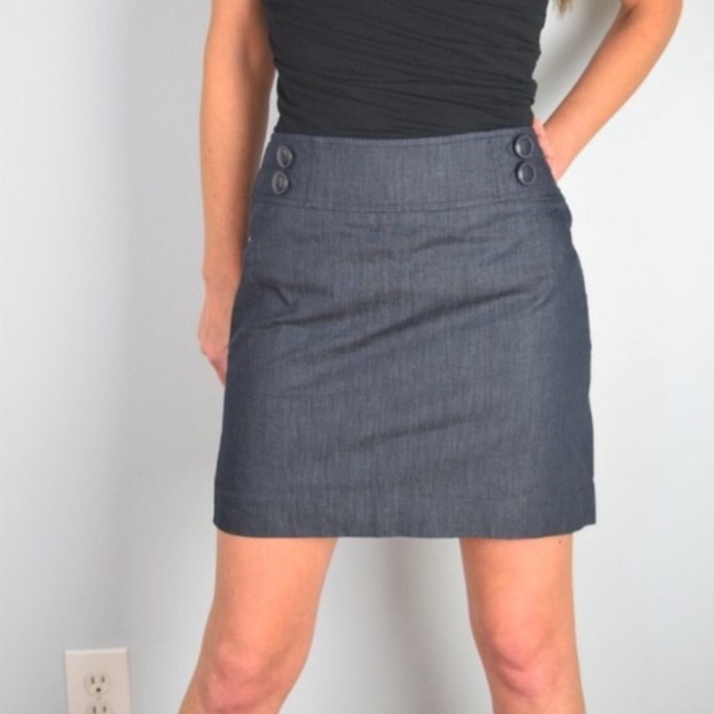 🦩5 for $20 sale🦩NWOT Dark Denim Skirt LOFT